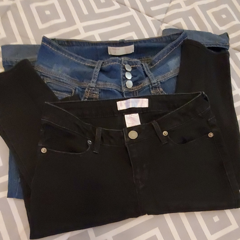 🦚JEANS AND CAPRI BUNDLE